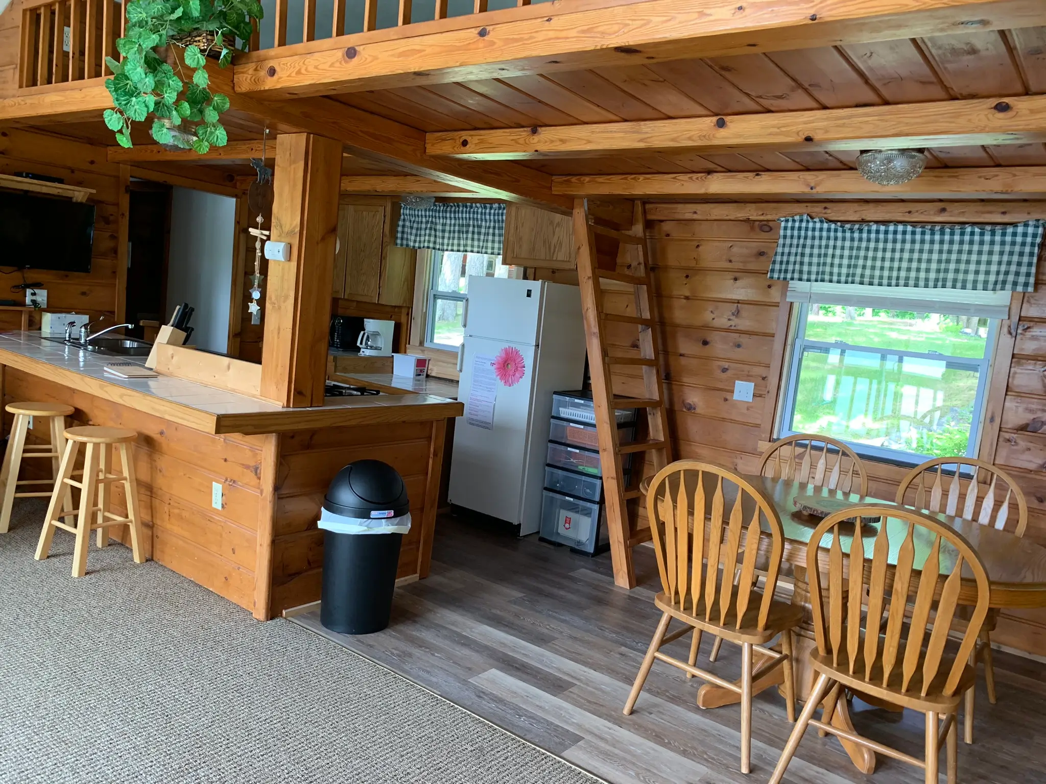 The-Cabin-inside-5